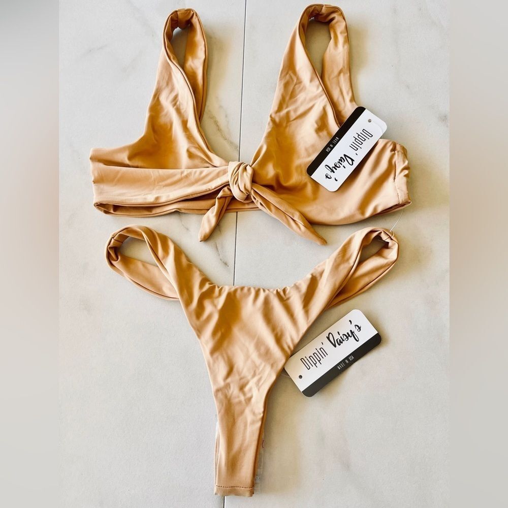 Buy 2 get 1 FREE Nwt Dippin’ Daisy’s nude bow tie high waist cheeky bikini set